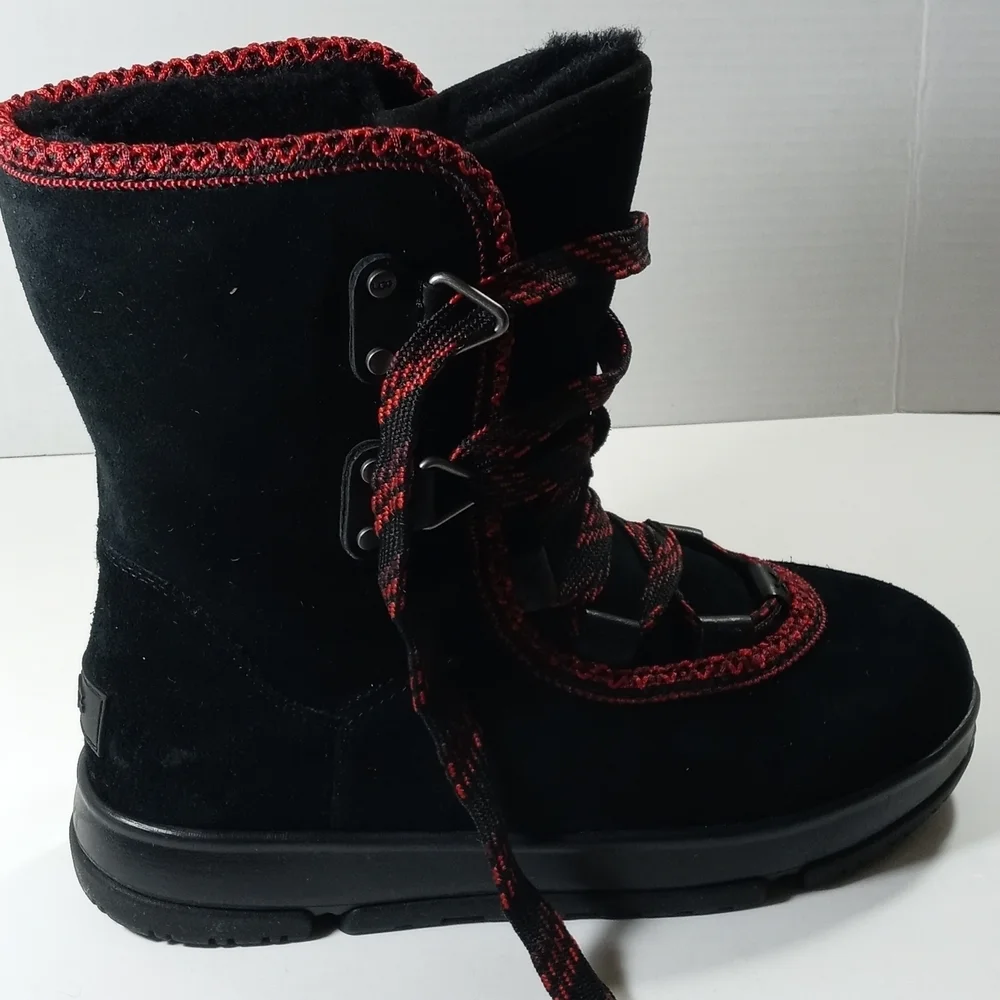 Boot - Picture 4 of 9